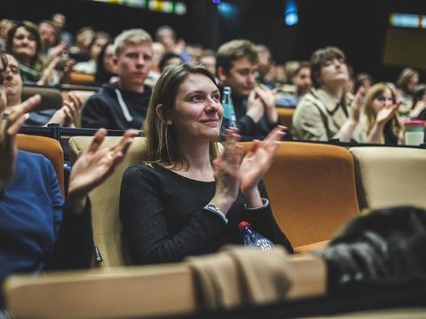 Studiengang für neue Wege: Digital Media Law and Management LL.M. | MBA